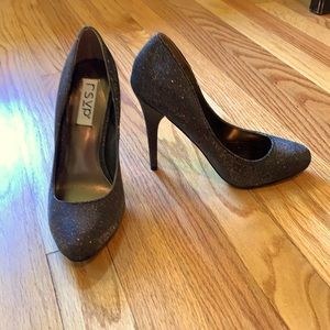 Brand new size 7 high heels. Sparkly brownish red color. 3&1/2 inch heel.